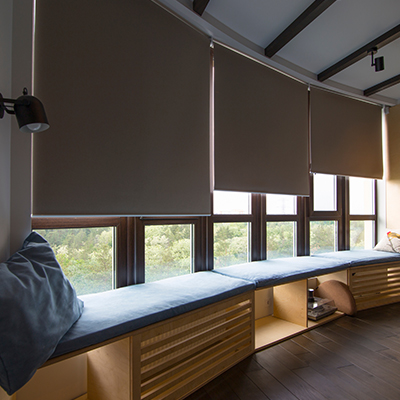 Automated smart blinds that are controlled.